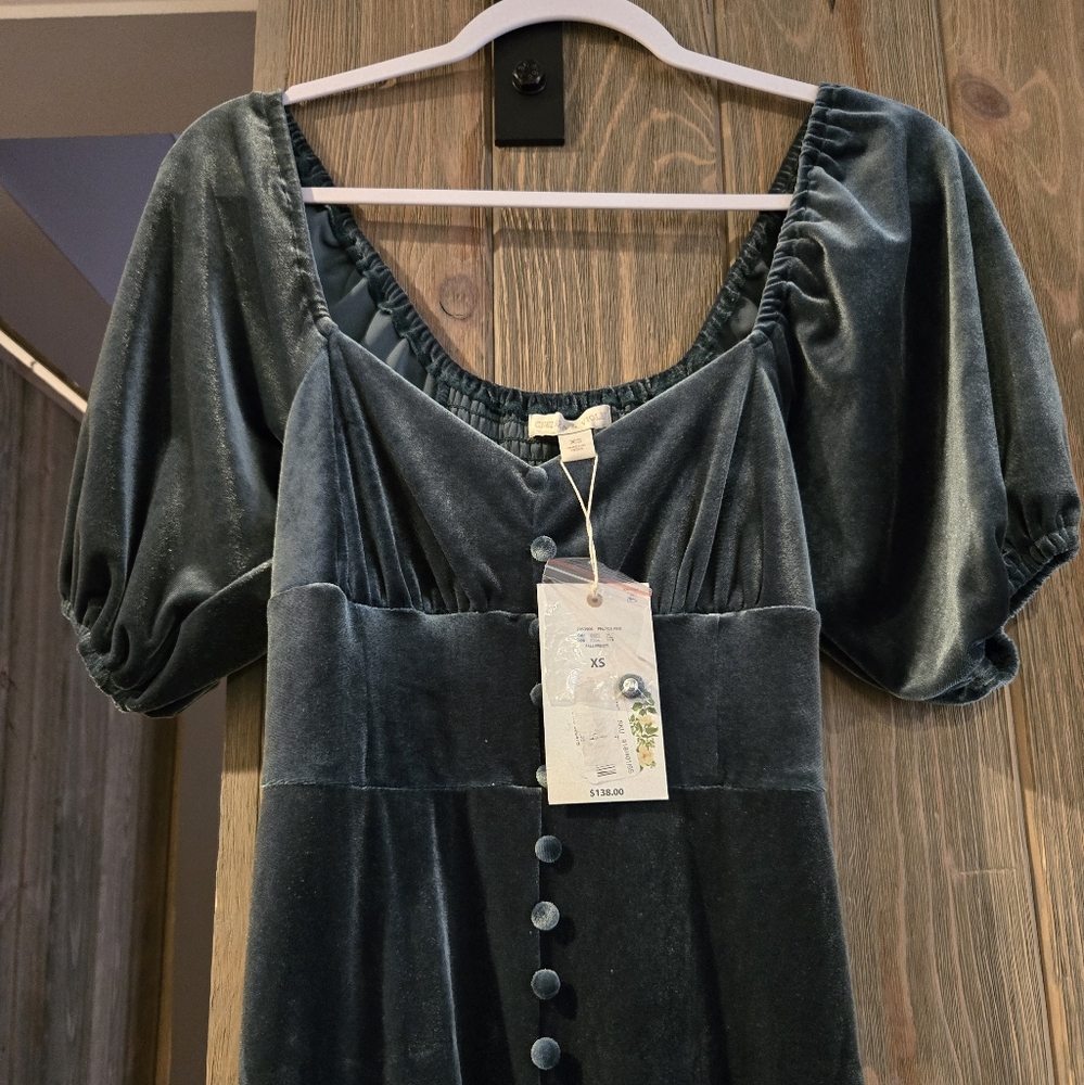 Chelsea Velvet Maxi Dress - Picture 3 of 4